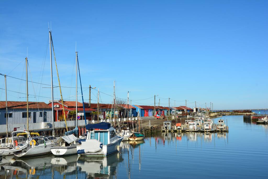 vue aérienne du chenal et du port St-TROJAN ILE D'OLERON 