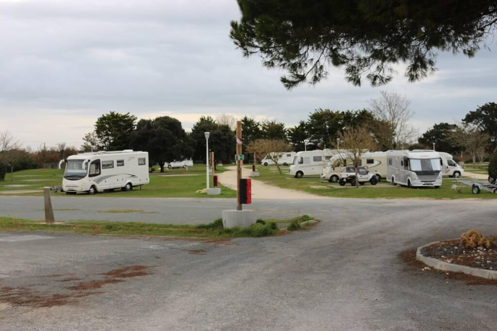 Aire de stationnement et de service camping-car du Moulin des Sables ...