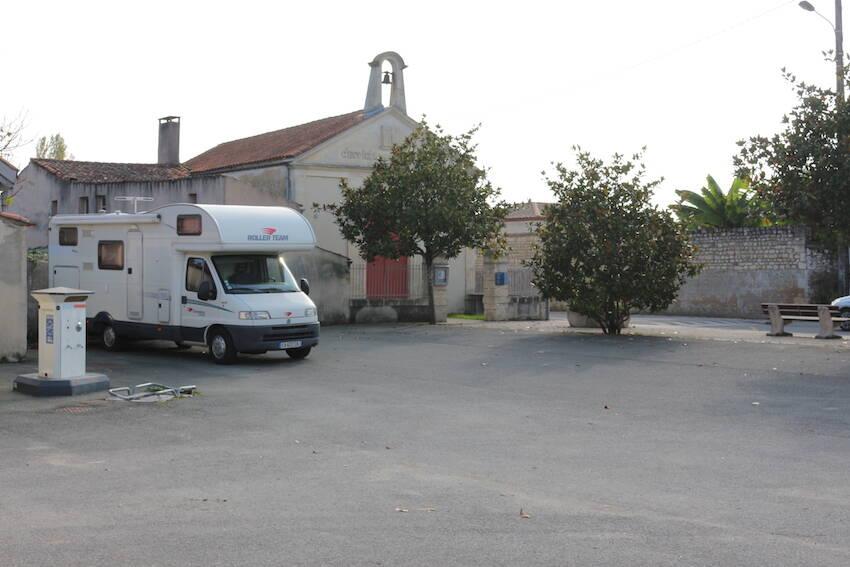 Aire de service campingcar NieullesurSeudre Aires