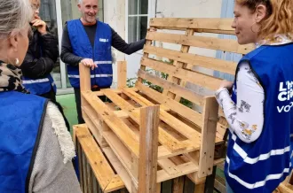Atelier fabrication de meubles en palette_Saint-Trojan-les-Bains