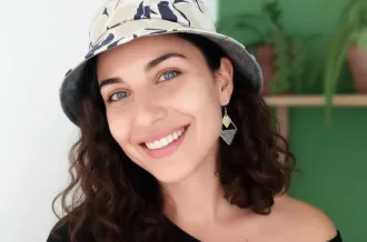 Exposition de chapeaux et accessoires de l'atelier Clairedelune