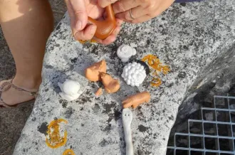 Atelier modelage en famille - Au puits !_Le Grand-Village-Plage