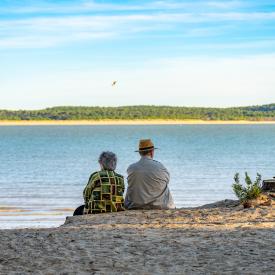 Vacances et grands-parents, tout un programme - credit : @arthurhabudzik