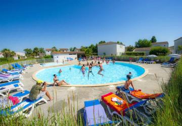 Goelia vue piscine 1