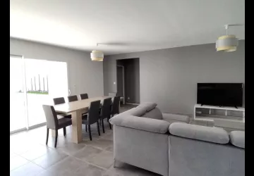 Séjour - Salon- Accès chambres