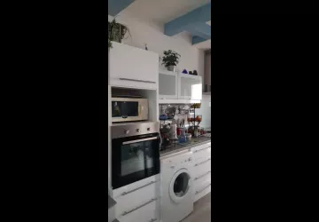 Maison roses trèmières