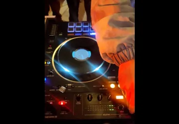 Dancefloor DJ